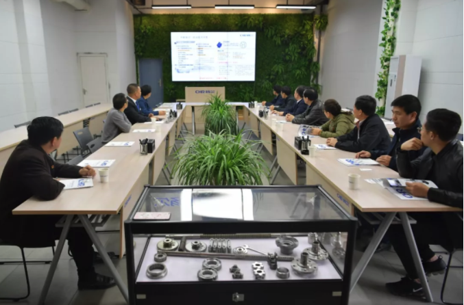 高端拉床,專用機床,內拉床,外拉床,數控機床,自動化生產線,工業(yè)機器人,拉床,拉刀,自動化