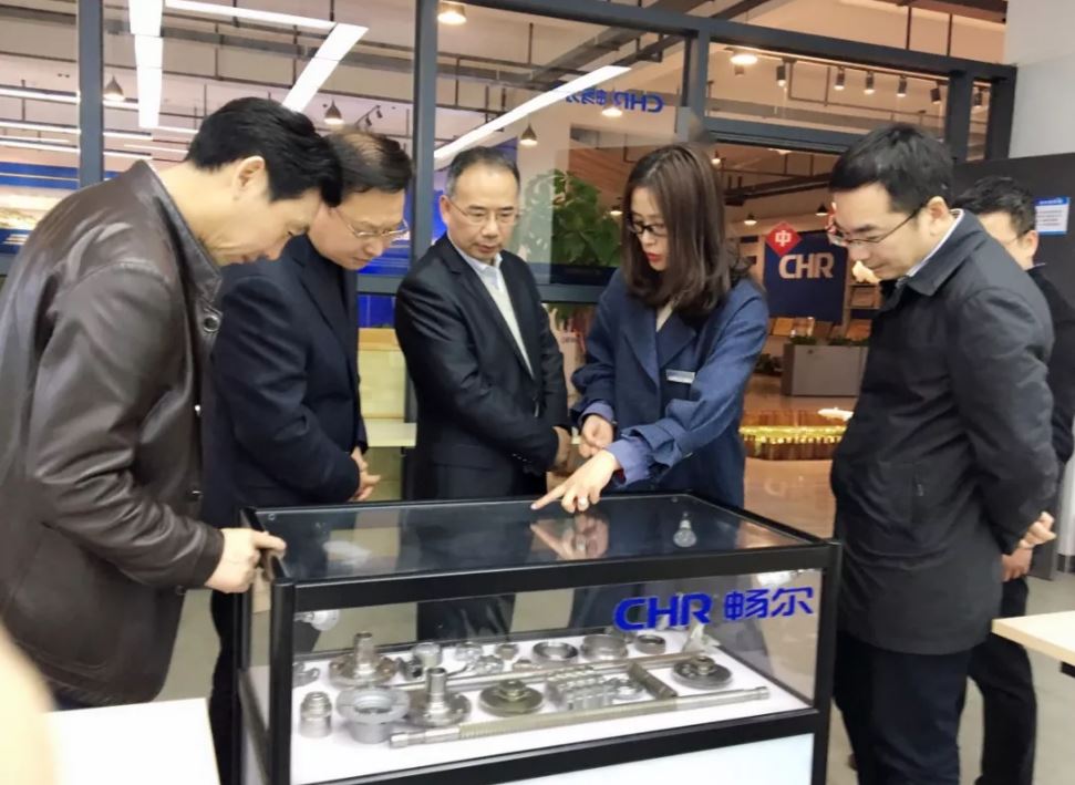 高端拉床,專用機床,內拉床,外拉床,數(shù)控機床,自動化生產線,工業(yè)機器人,拉床,拉刀,自動化