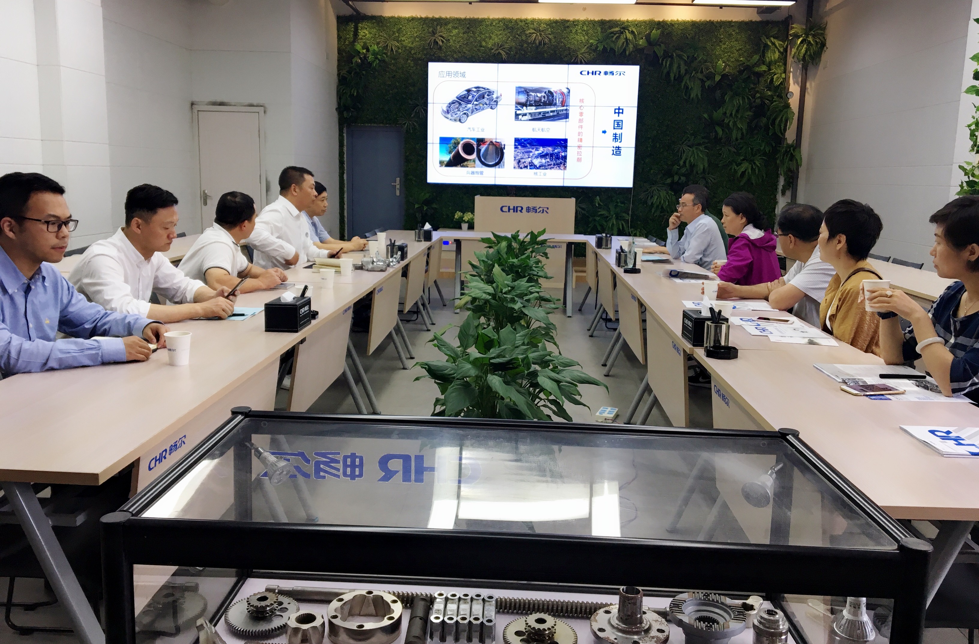 高端拉床,專用機床,內拉床,外拉床,數控機床,自動化生產線,工業(yè)機器人,拉床,拉刀,自動化