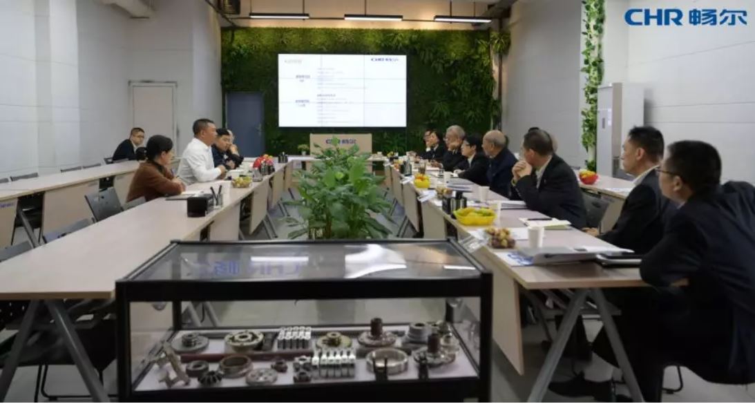 高端拉床,專用機床,內拉床,外拉床,數控機床,自動化生產線,工業(yè)機器人,拉床,拉刀,自動化