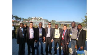 公司派技術(shù)骨干赴韓國機械展參觀學習